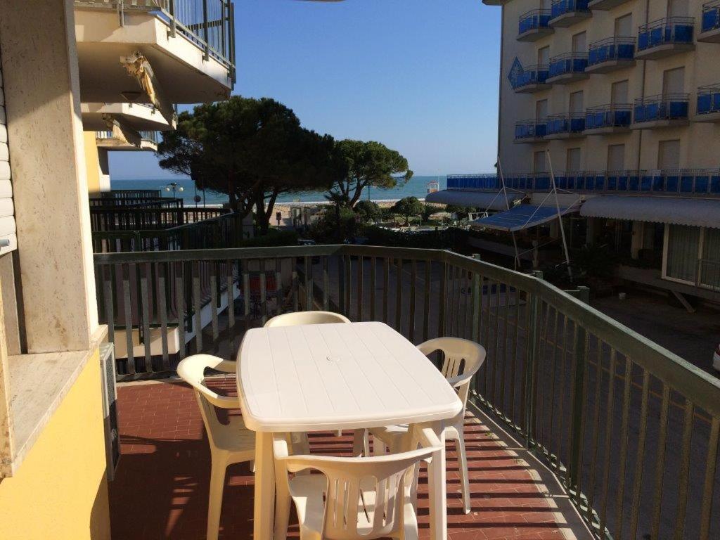 RESIDENCE PANFILO - WALTERIGATO Apartments SOLO PER FAMIGLIE Lido di Jesolo Exterior foto